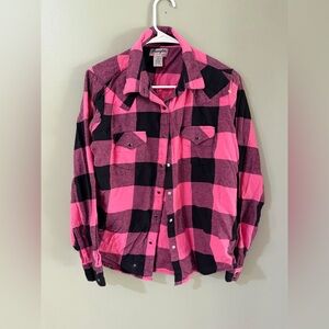 Wrangler Woman's Pink Black Plaid Snap
Button Up Shirt Top Size extra large